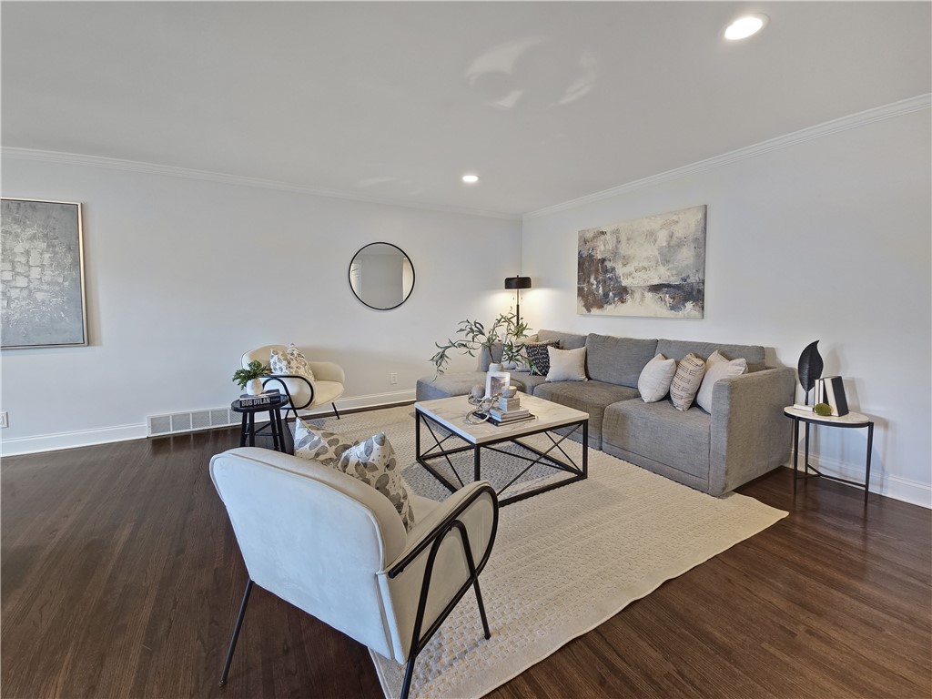 820 East Avenue, Unit UN700 Rochester, NY 14607 - Photo 10 of 39 Living Room