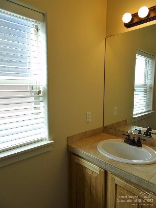 61075 Parrell Road Bend, OR 97702 - Photo 11 of 25 Powder Bath downstairs.