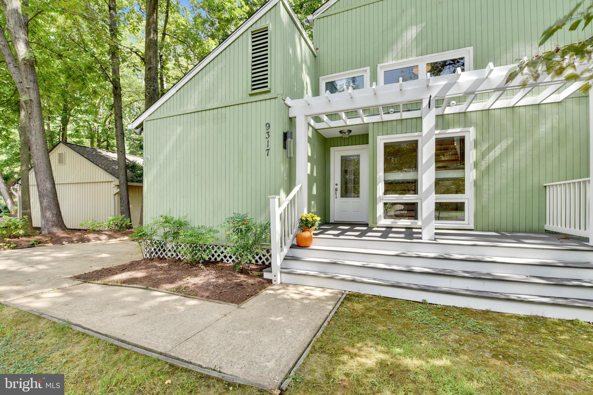 Welcome to 9317 Raintree Rd