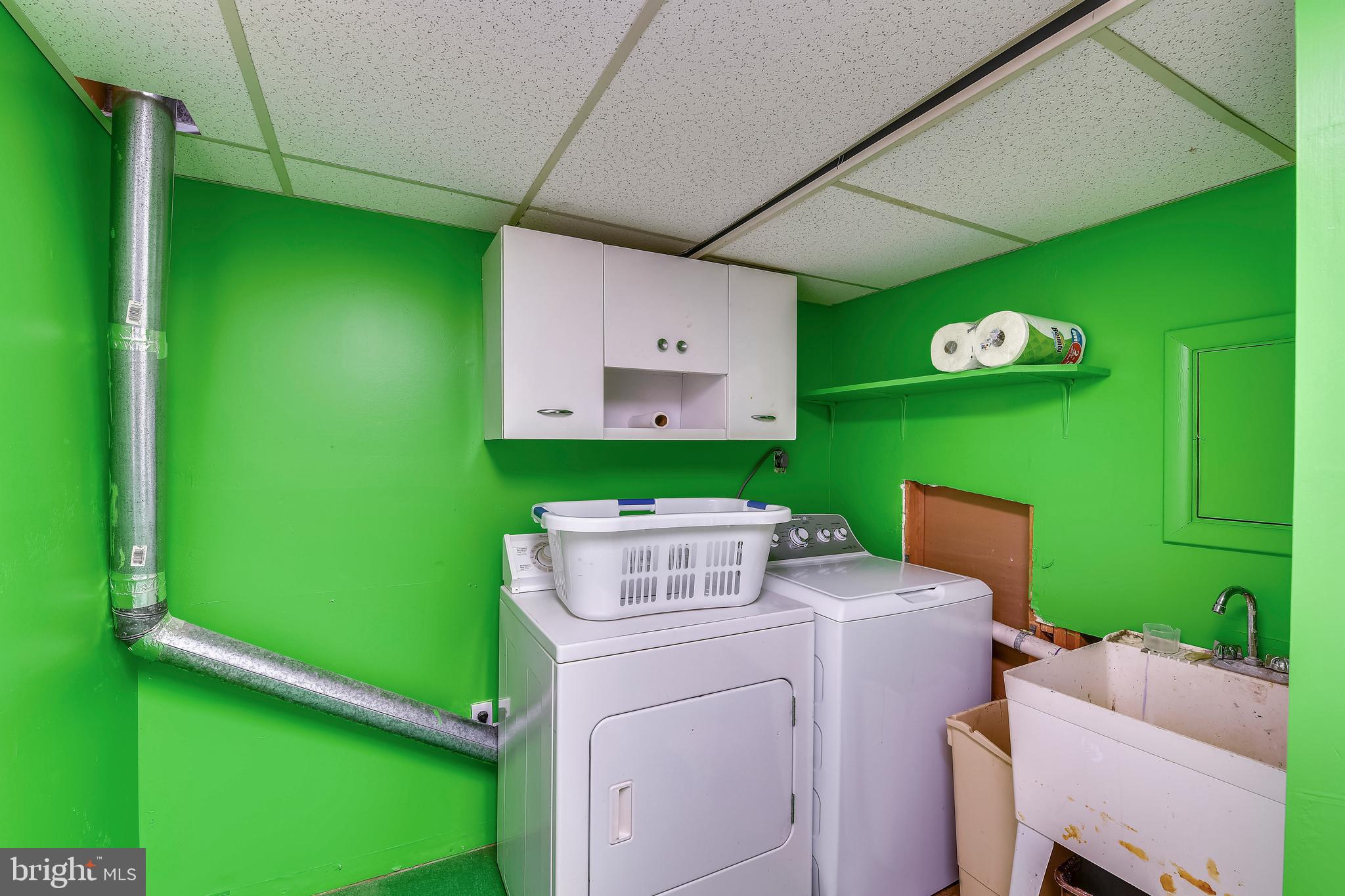 9317 Raintree Road Burke, VA 22015 - Photo 35 of 69 Laundry room