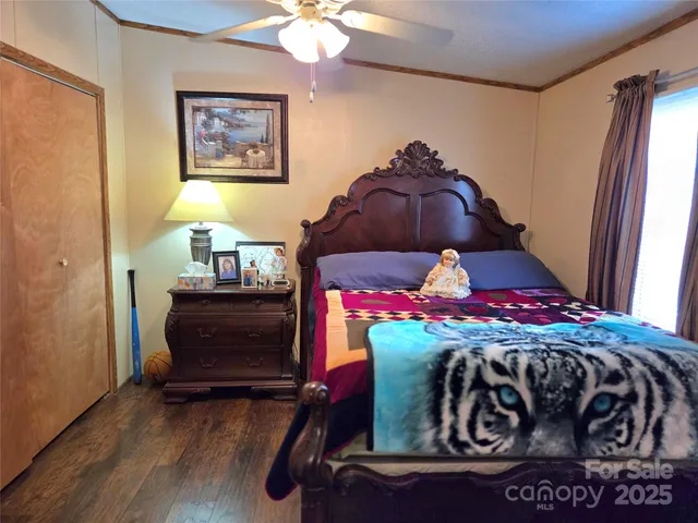 a view of a entryway with furniture