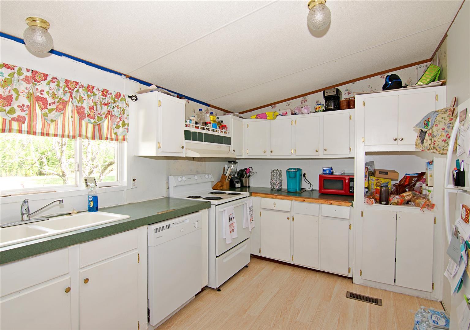 305 Compton Drive Moncks Corner, SC 29461 - Photo 12 of 24 14 (Large)