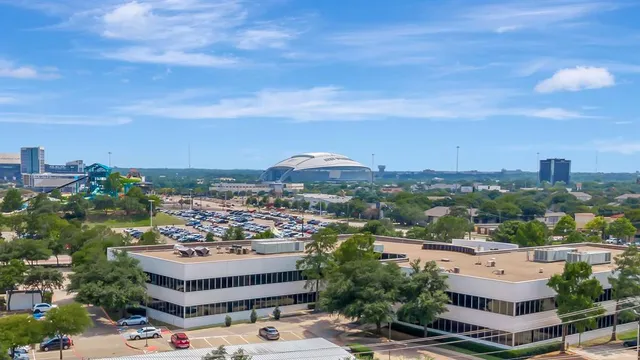 a picture of city view