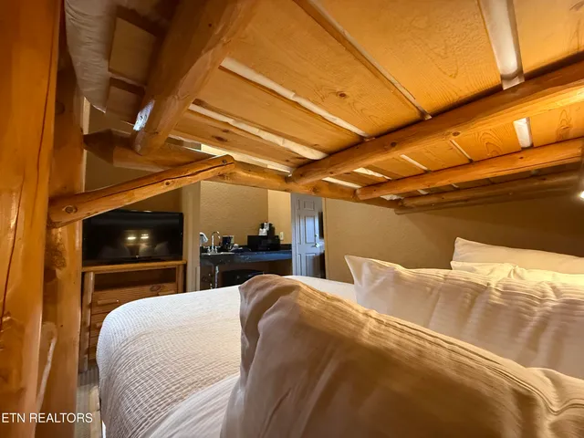 $770,000 | 1424 Old Knoxville Highway, Unit 11003 5, Sevierville, TN 37876