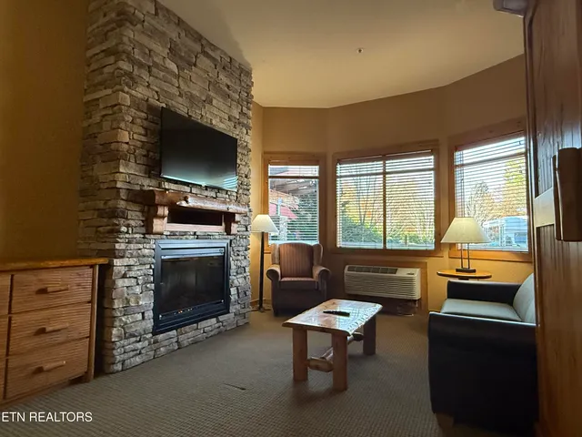 $770,000 | 1424 Old Knoxville Highway, Unit 11003 5, Sevierville, TN 37876