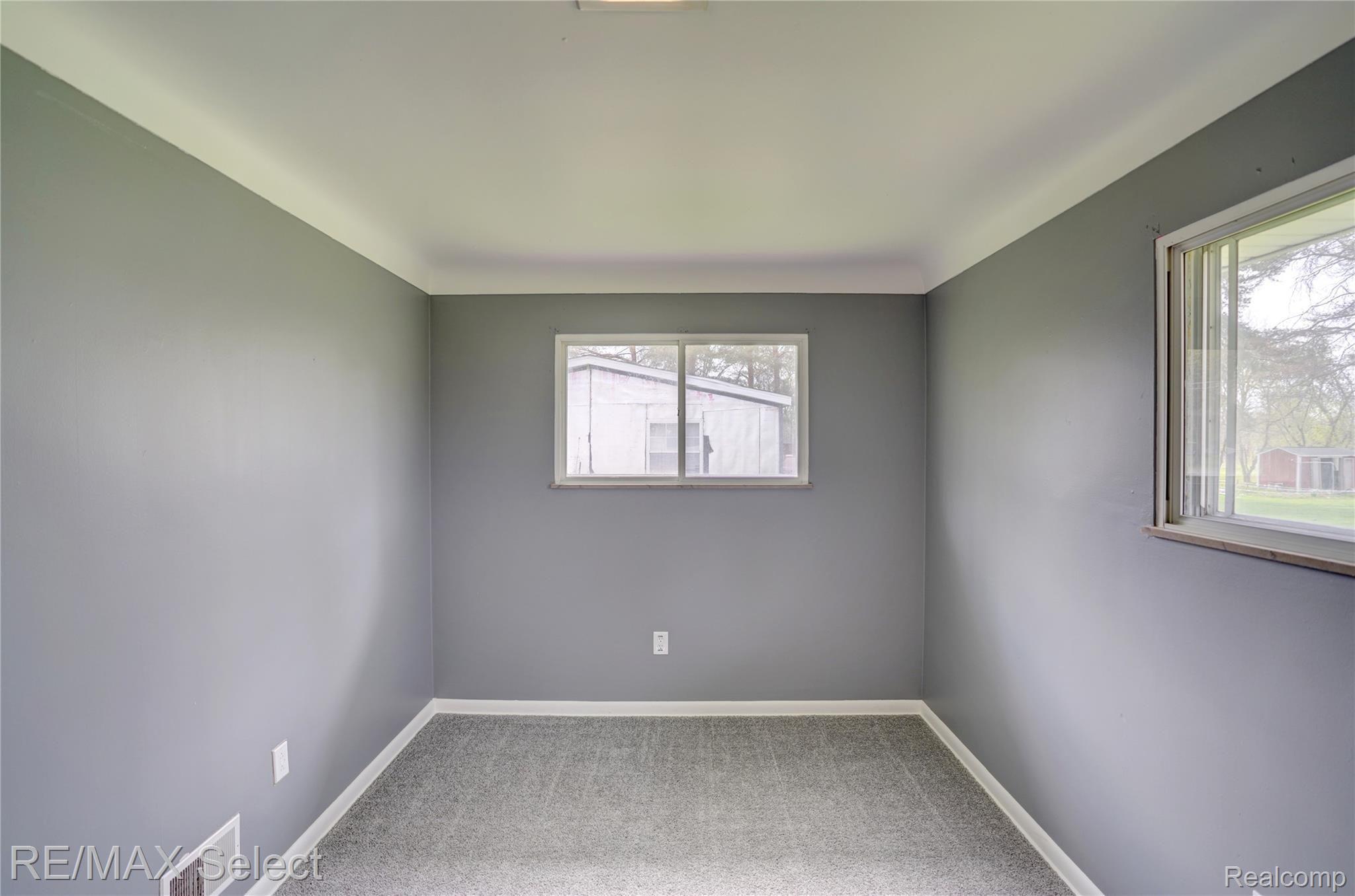 6237 East Pierson Road Flint, MI 48506 - Photo 21 of 29 6237 E Pierson Rd 36.jpg