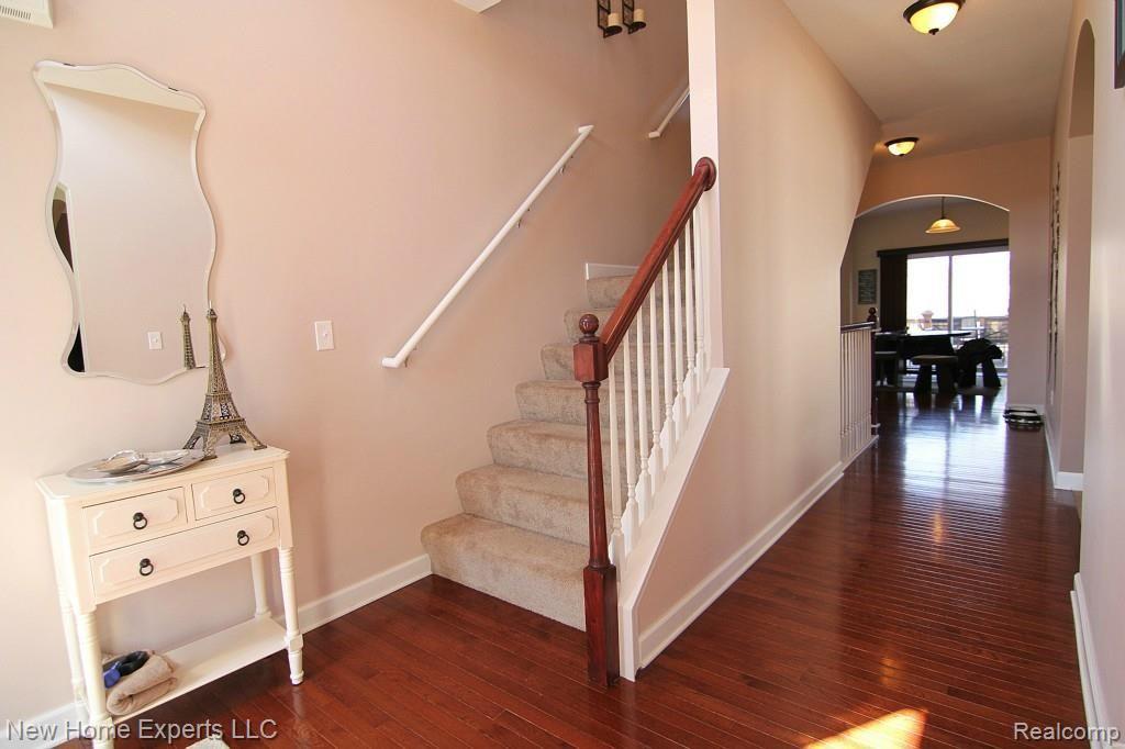 27159 Victoria Road Novi, MI 48374 - Photo 15 of 39 Victoria Foyer.jpg