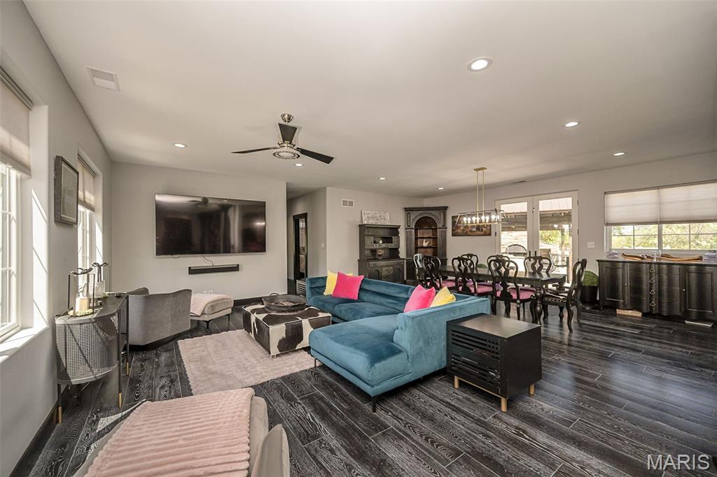 604 Glyn Cagny Road Ballwin, MO 63021 - Photo 11 of 74