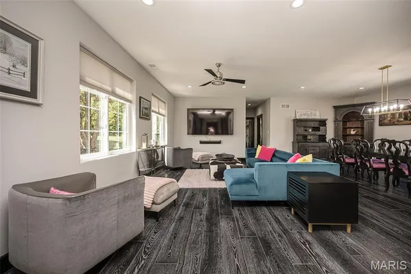$1,450,000 | 604 Glyn Cagny Road, Ballwin, MO 63021