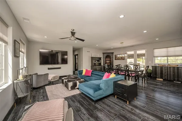 $1,450,000 | 604 Glyn Cagny Road, Ballwin, MO 63021
