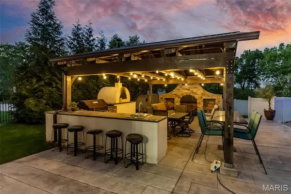 $1,450,000 | 604 Glyn Cagny Road, Ballwin, MO 63021