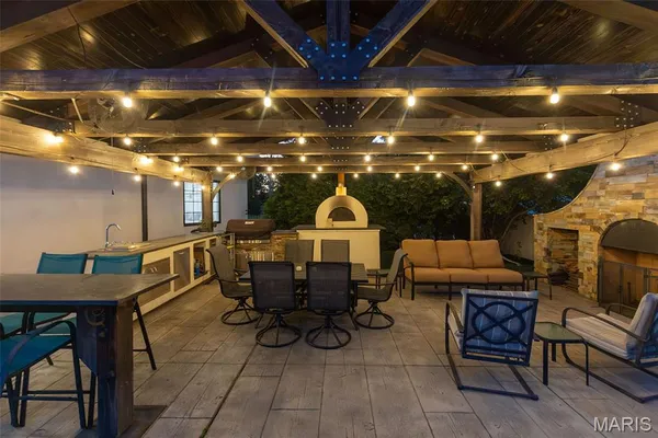 $1,450,000 | 604 Glyn Cagny Road, Ballwin, MO 63021
