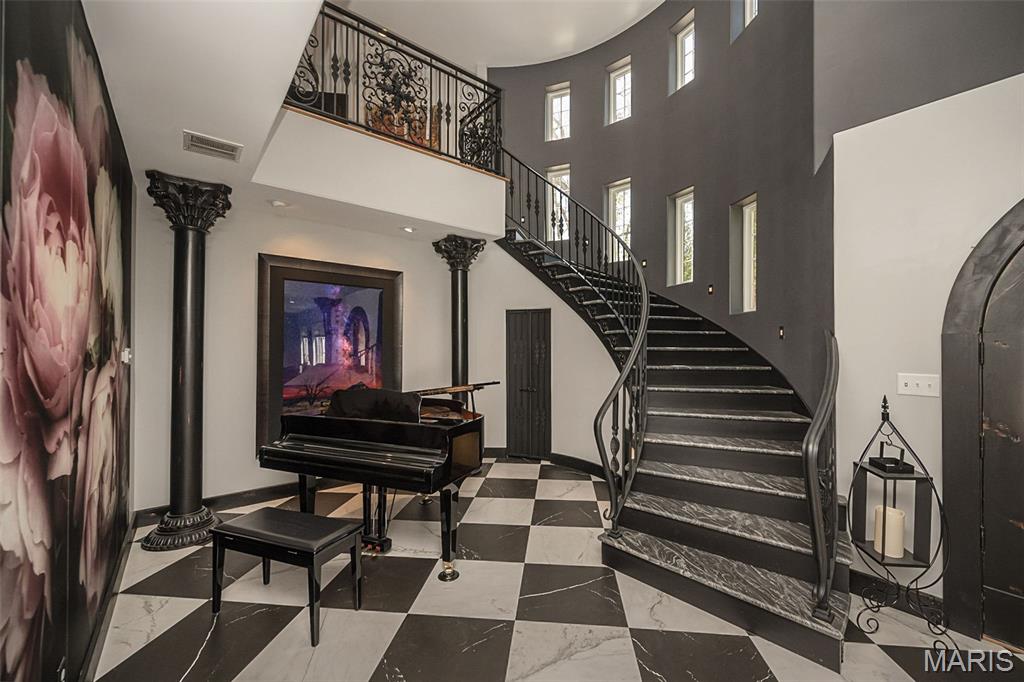 604 Glyn Cagny Road Ballwin, MO 63021 - Photo 8 of 74