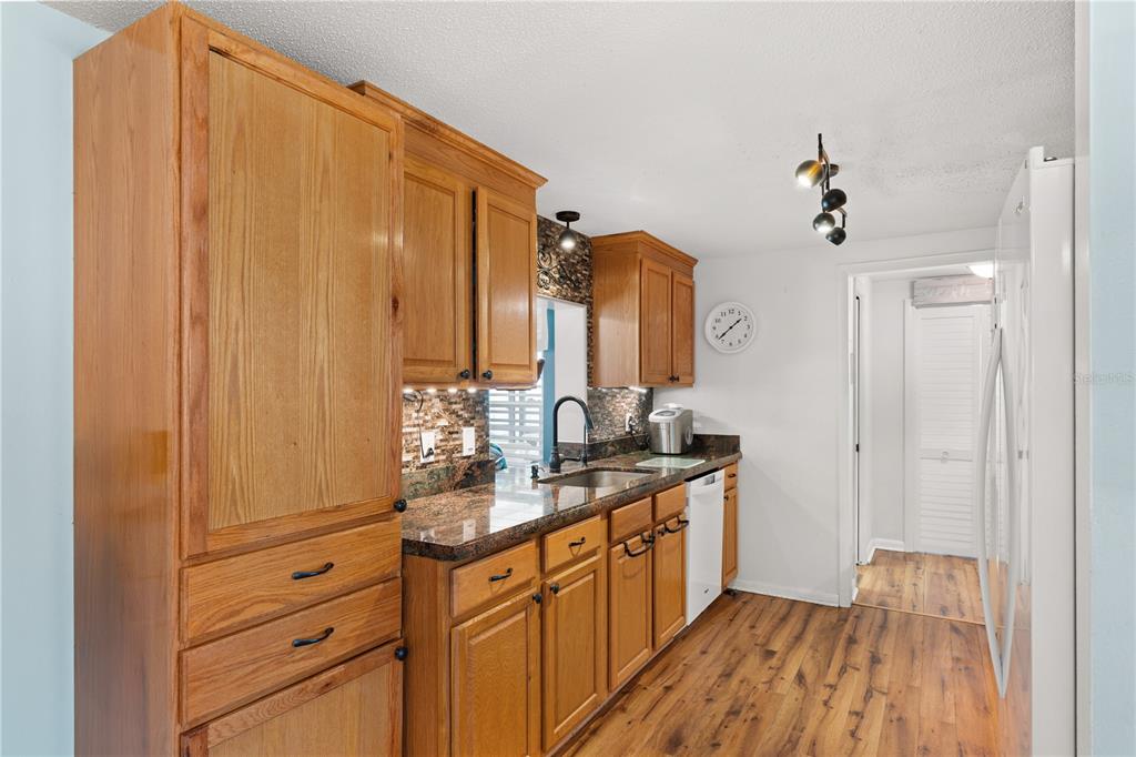 751 Nantucket Road Venice, FL 34293 - Photo 9 of 52 Gallery Image 9