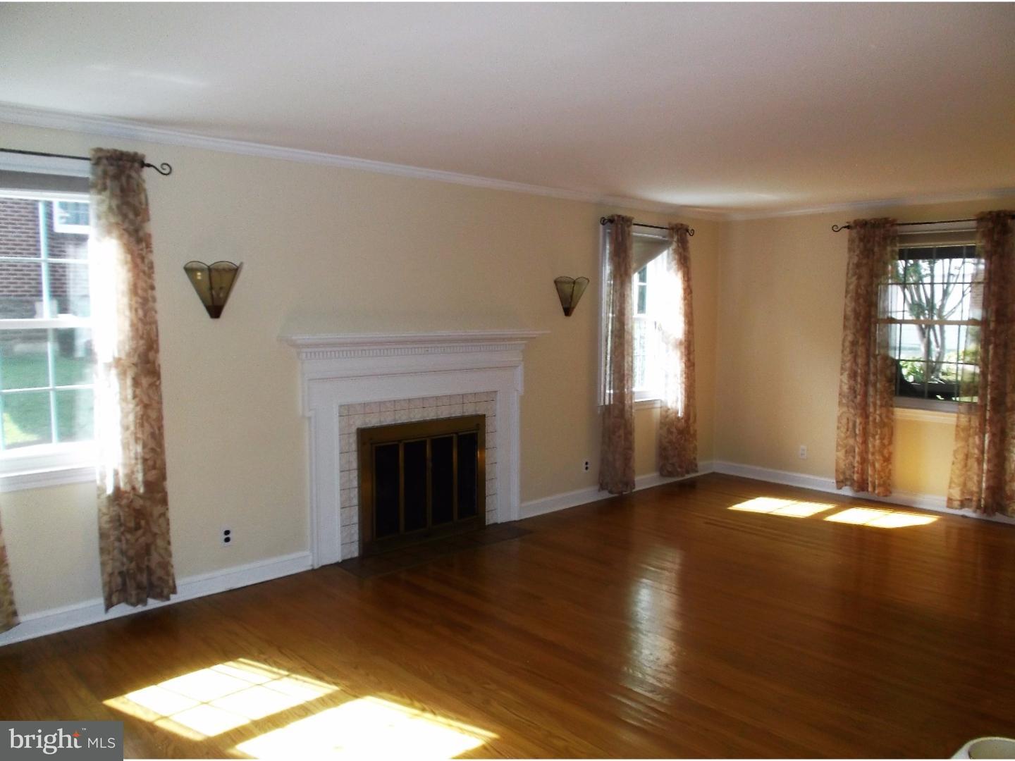 1016 Southampton Road Philadelphia, PA 19116 - Photo 4 of 25
