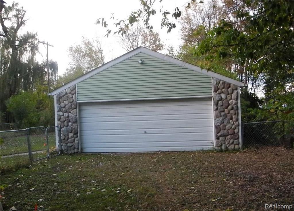 2635 James Road Auburn Hills, MI 48326 - Photo 4 of 17