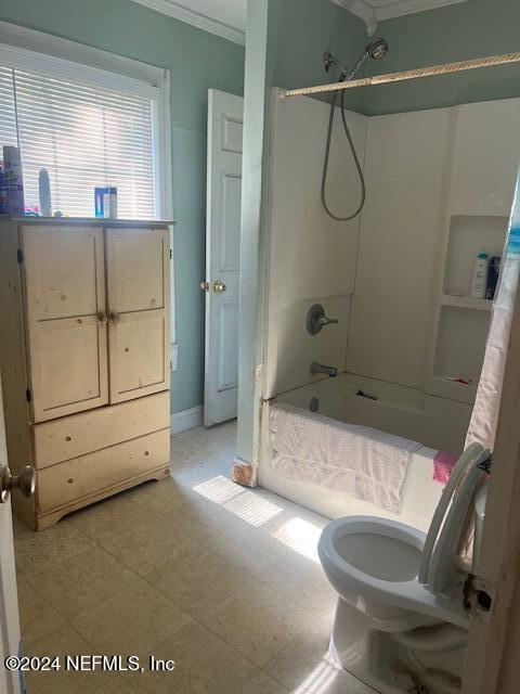 54178 Fouracre Circle Callahan, FL 32011 - Photo 7 of 12 a bathroom with a tub and shower