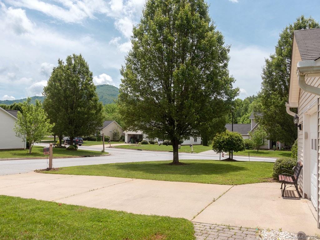 282 Cottage Ridge Road Fletcher, NC 28732 - Photo 2 of 18