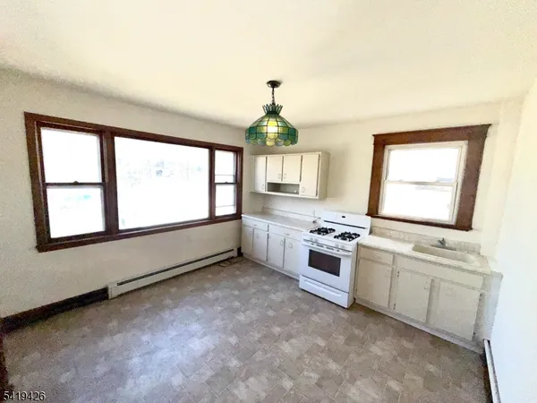 $2,250 | 31 Linda Vista Avenue, Unit 2, North Haledon, NJ 07508