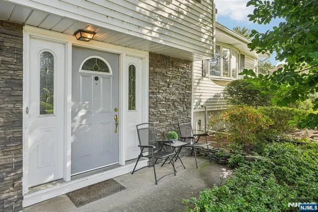 $750,000 | 32 Augusta Drive, Wayne, NJ 07470