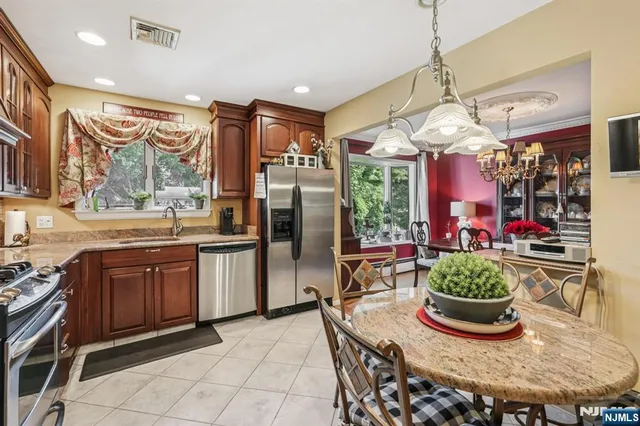 $750,000 | 32 Augusta Drive, Wayne, NJ 07470