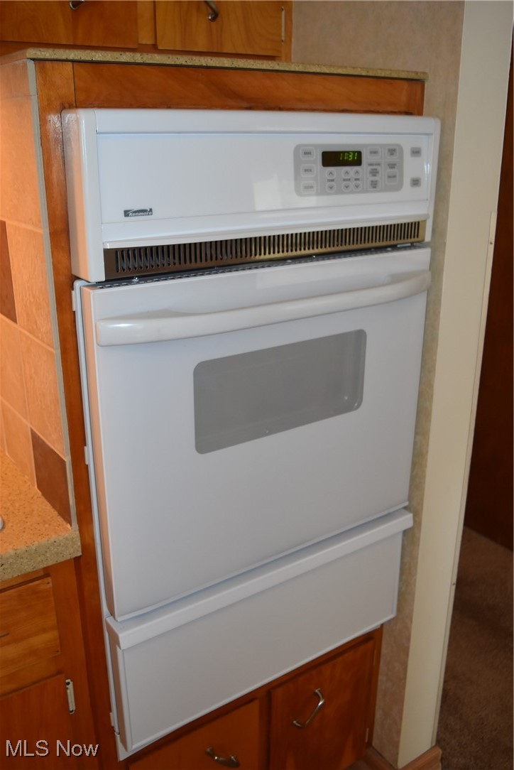 608 Gibbs Road Akron, OH 44312 - Photo 39 of 40 Room details with oven