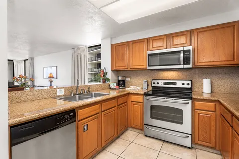 $675,000 | 75-6106 Alii Drive, Unit 114, Kailua-Kona, HI 96740