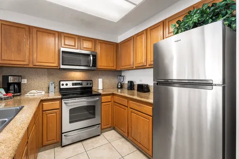 $675,000 | 75-6106 Alii Drive, Unit 114, Kailua-Kona, HI 96740