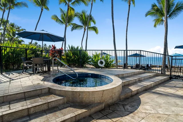 $675,000 | 75-6106 Alii Drive, Unit 114, Kailua-Kona, HI 96740
