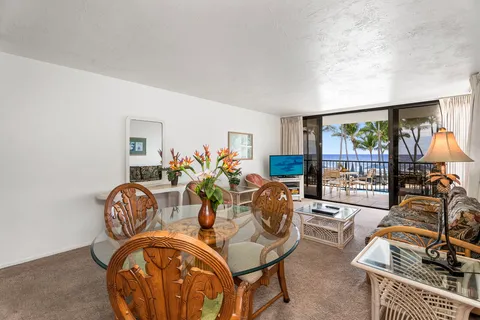 $675,000 | 75-6106 Alii Drive, Unit 114, Kailua-Kona, HI 96740