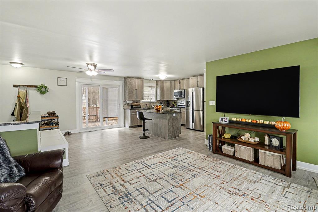 6561 Bennett Lake Road Fenton, MI 48430 - Photo 7 of 29 Gallery Image 7