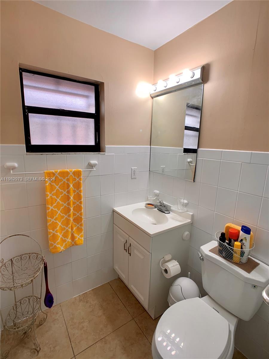 15529 Southwest 69th Trail Miami, FL 33173 - Photo 13 of 15