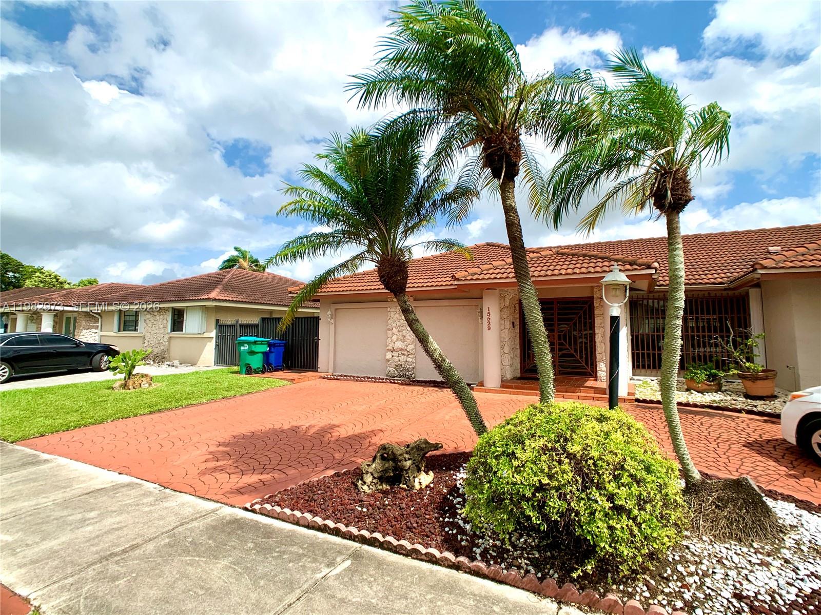 15529 Southwest 69th Trail Miami, FL 33173 - Photo 4 of 15
