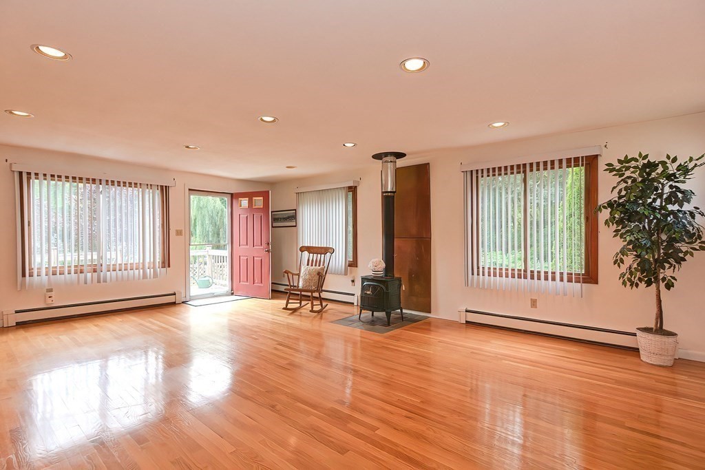 14 Peterson Road Natick, MA 01760 - Photo 6 of 28