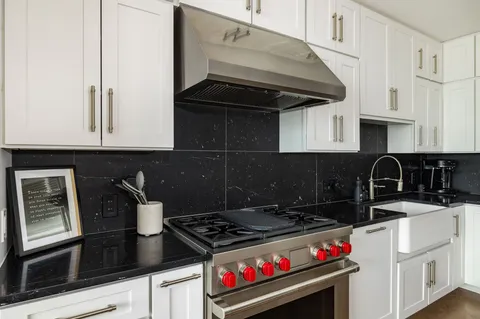 $1,145,000 | 1616 West End Avenue, Unit 1803, Nashville, TN 37203