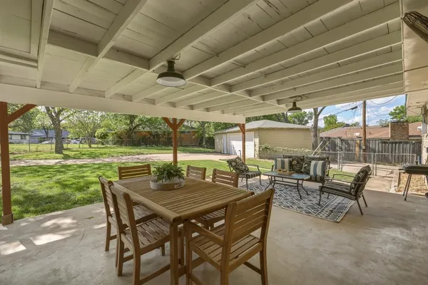 $465,000 | 2367 Rockyglen Drive, Dallas, TX 75228