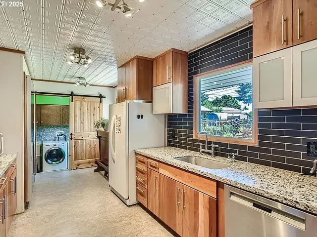 $429,000 | 2442 Southeast 190th Avenue, Portland, OR 97233