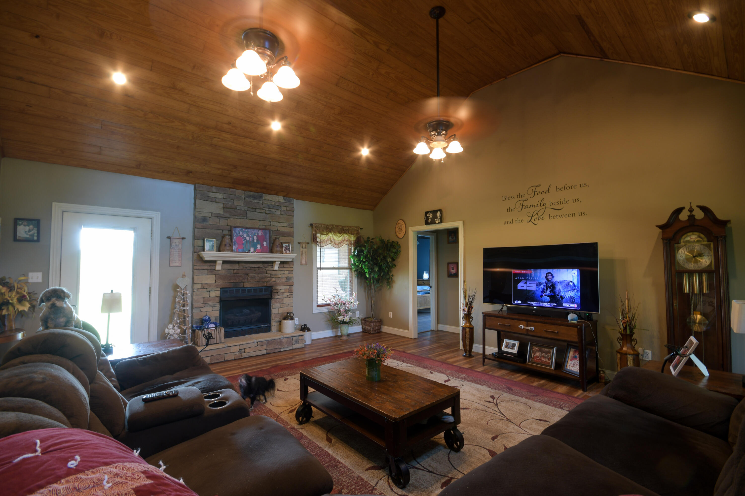 7625 Irvine Road Winchester, KY 40391 - Photo 47 of 78 Living Room-5
