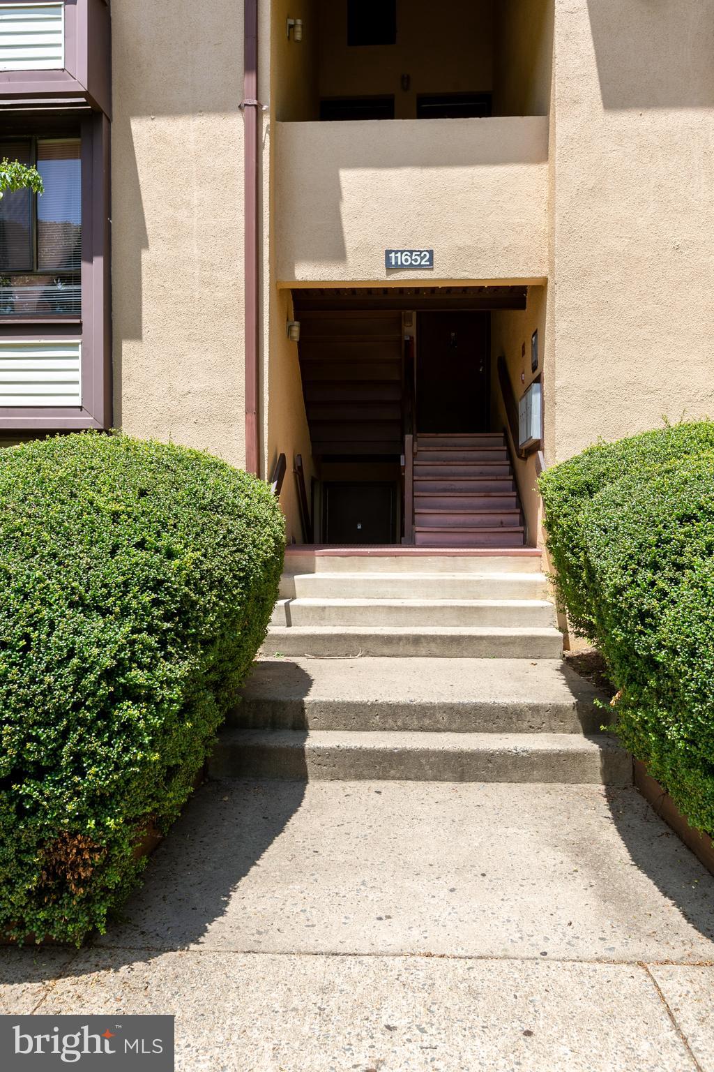 11652 Stoneview Square, Unit 12C Reston, VA 20191 - Photo 3 of 37 Gallery Image 3