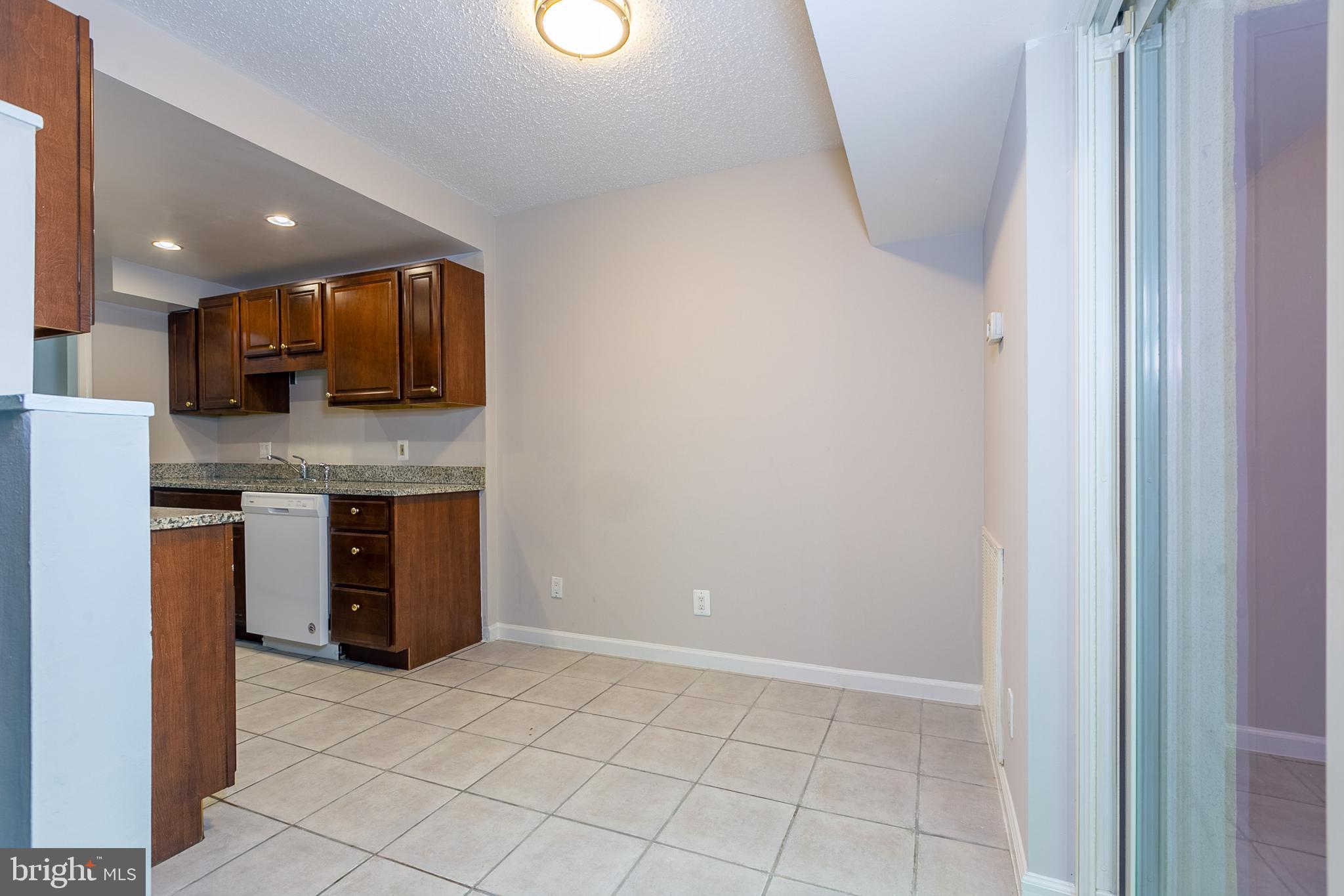 11652 Stoneview Square, Unit 12C Reston, VA 20191 - Photo 8 of 37 Gallery Image 8