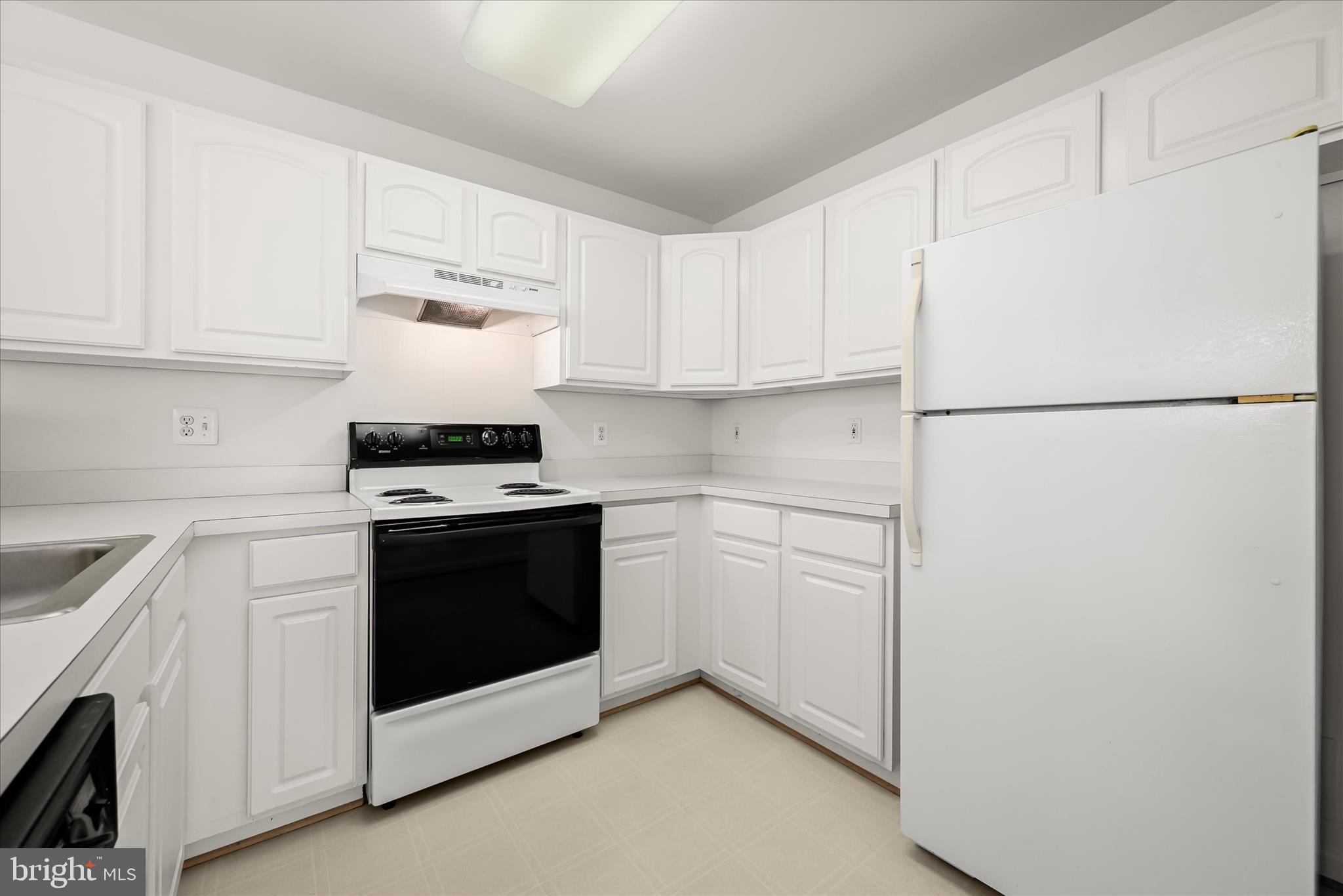 1974 Scotts Crossing Way, Unit 102 Annapolis, MD 21401 - Photo 11 of 36 Eat-In Kitchen