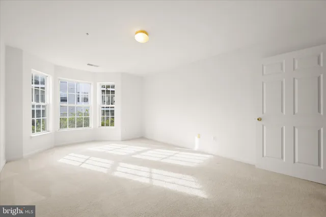 $379,000 | 1974 Scotts Crossing Way, Unit 102, Annapolis, MD 21401