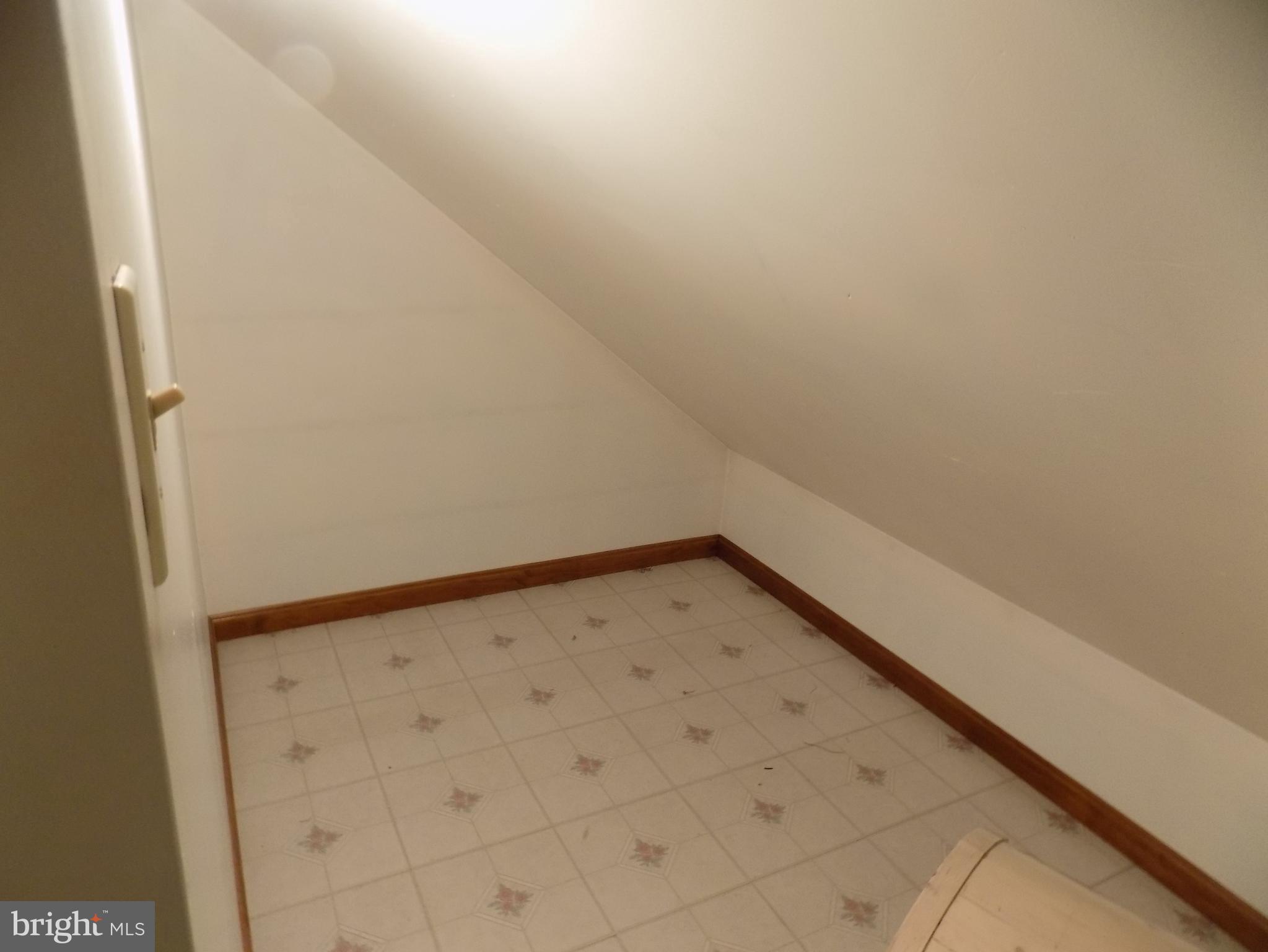 33 Mansion Road Linthicum Heights, MD 21090 - Photo 16 of 30 Interior (General)