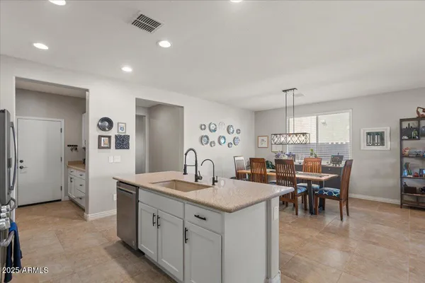 $2,900 | 2674 East Cherry Hill Drive, Gilbert, AZ 85298