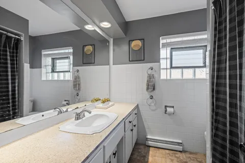 $425,000 | 2610 Sunnyside Avenue, Westchester, IL 60154