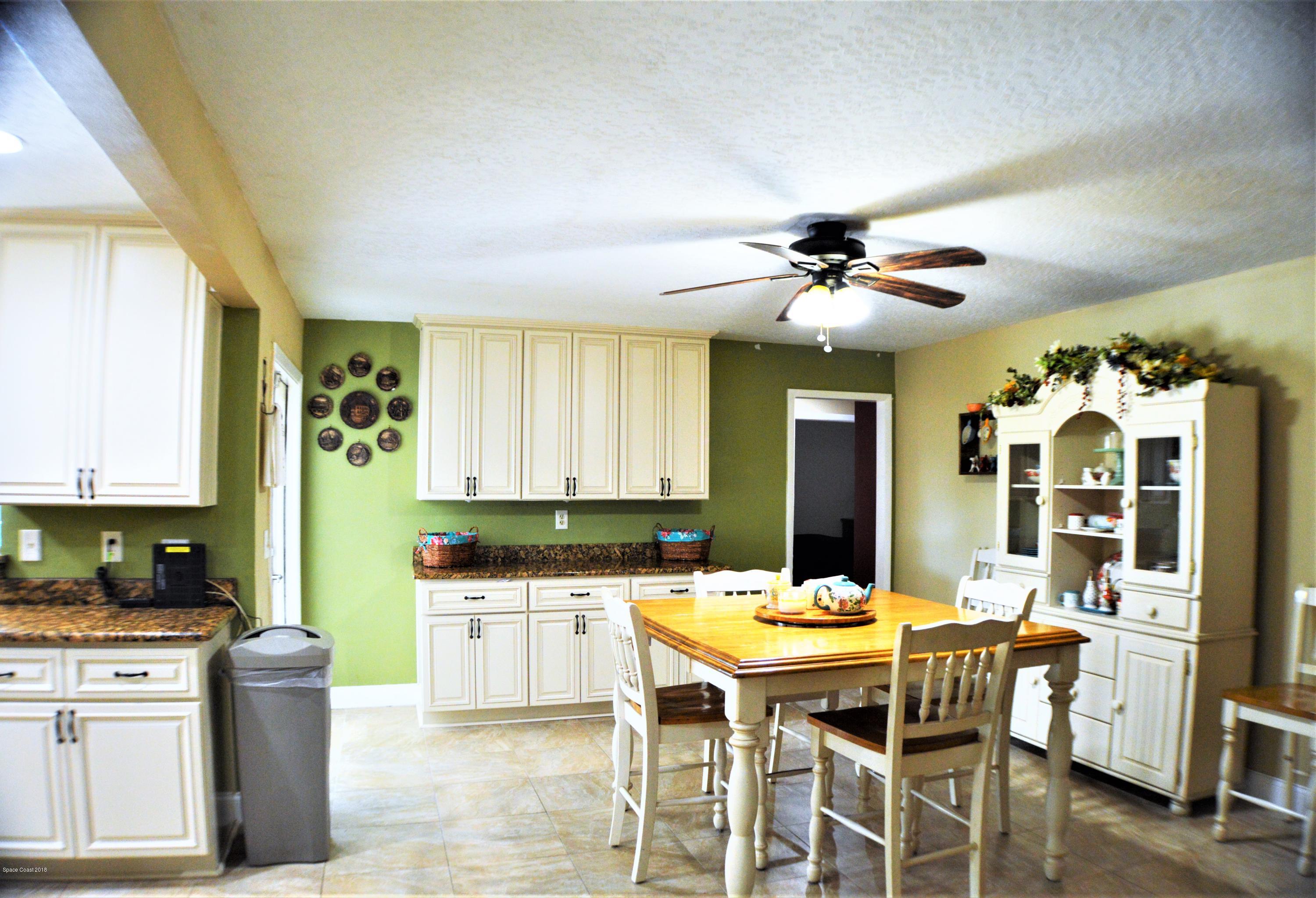 2840 Harlock Road Melbourne, FL 32934 - Photo 9 of 29 DSC_0027