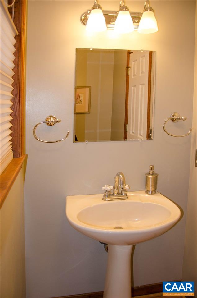 8956 James River Road Shipman, VA 22971 - Photo 11 of 50 Gallery Image 11