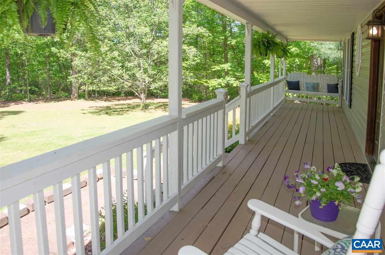 8956 James River Road Shipman, VA 22971 - Photo 3 of 50 Gallery Image 3