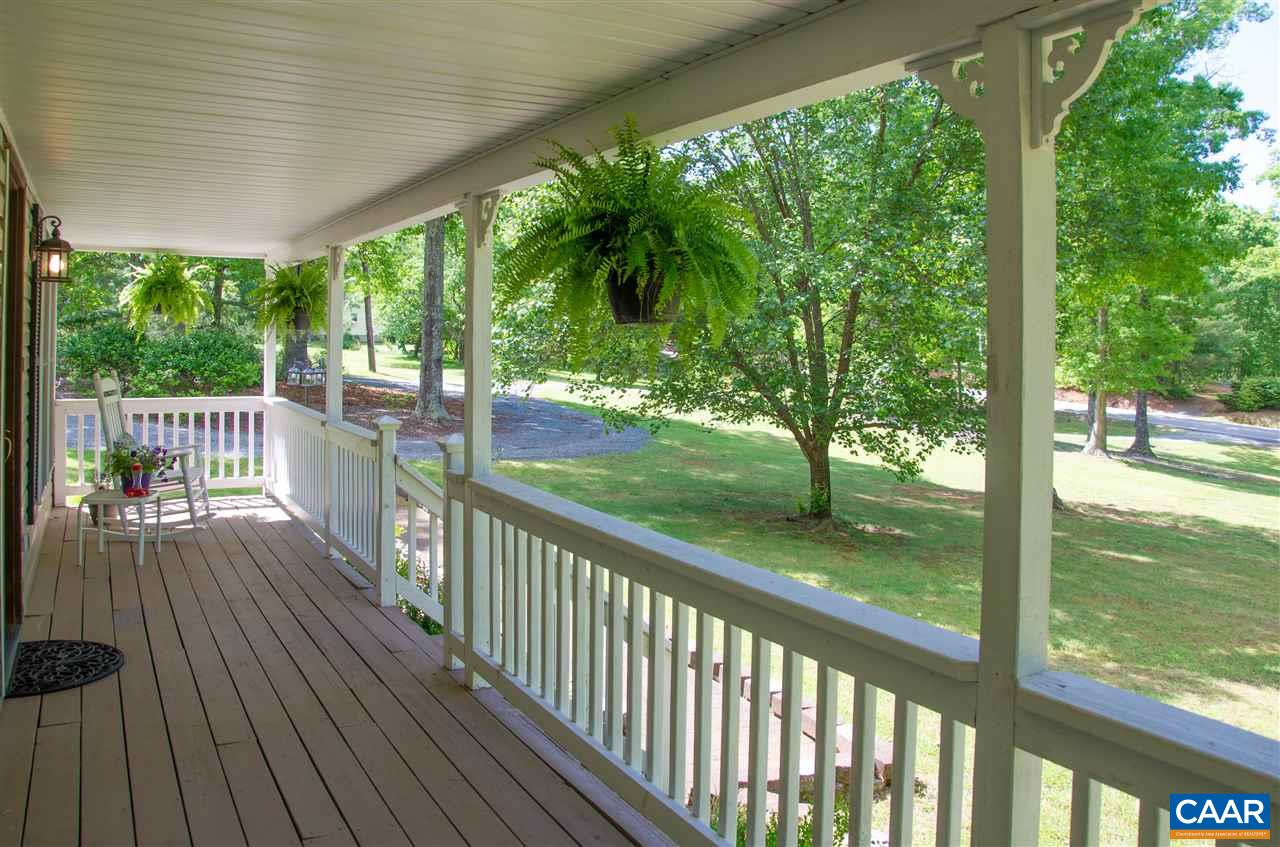 8956 James River Road Shipman, VA 22971 - Photo 4 of 50 Gallery Image 4