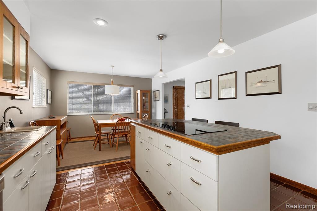 9801 Gibbs Road Clarkston, MI 48348 - Photo 10 of 47 Gallery Image 10